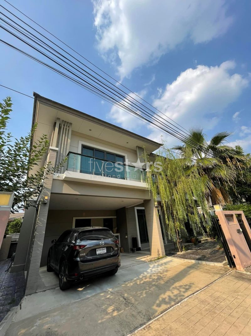 Modern House 4-Bedroom for sale on Pattanakarn, photo 2