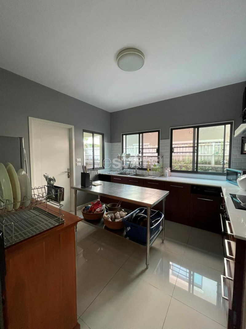 Modern House 4-Bedroom for sale on Pattanakarn, photo 12