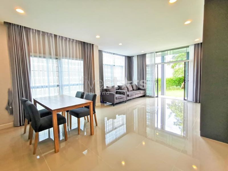 Modern Luxury House 4 -Bedroom for sale on Patthanakarn, photo 3