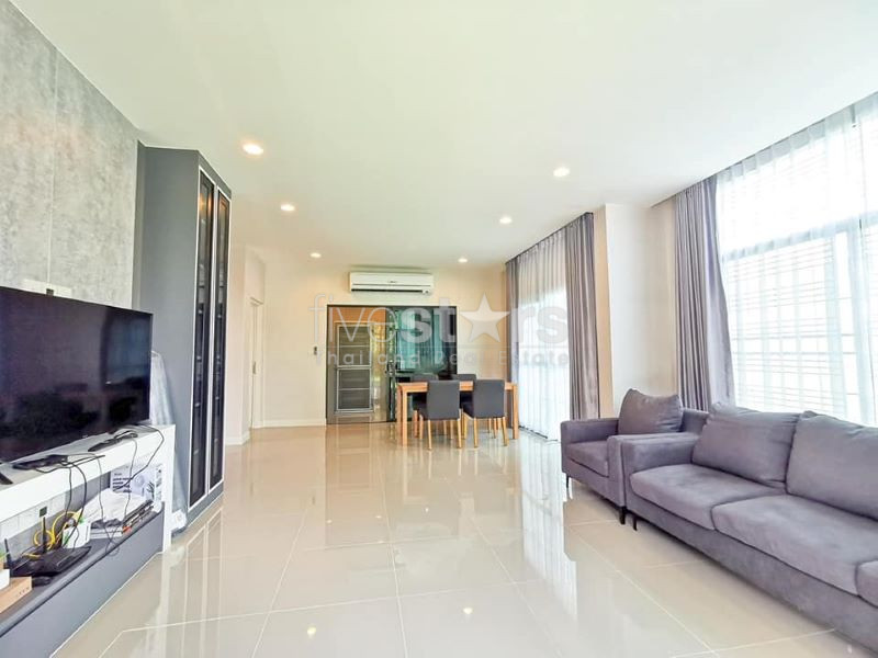 Modern Luxury House 4 -Bedroom for sale on Patthanakarn, photo 4