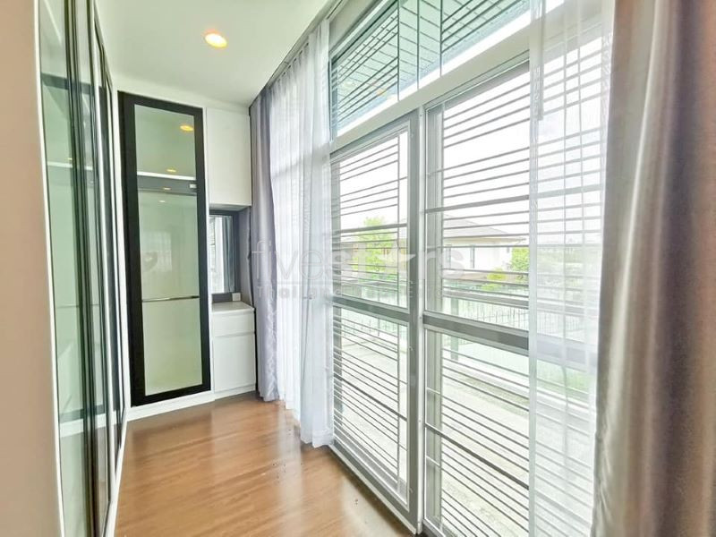 Modern Luxury House 4 -Bedroom for sale on Patthanakarn, photo 7
