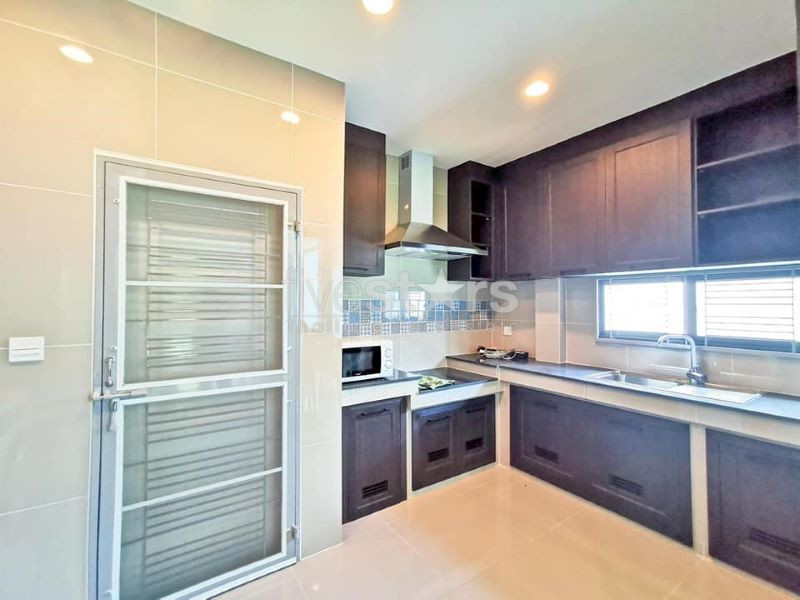 Modern Luxury House 4 -Bedroom for sale on Patthanakarn, photo 8