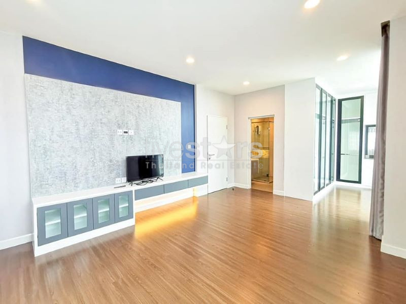 Modern Luxury House 4 -Bedroom for sale on Patthanakarn, photo 6