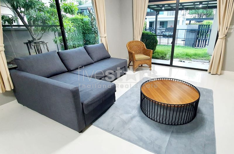 Maison indépendante moderne de 4 chambres à louer à Bangna, photo 3