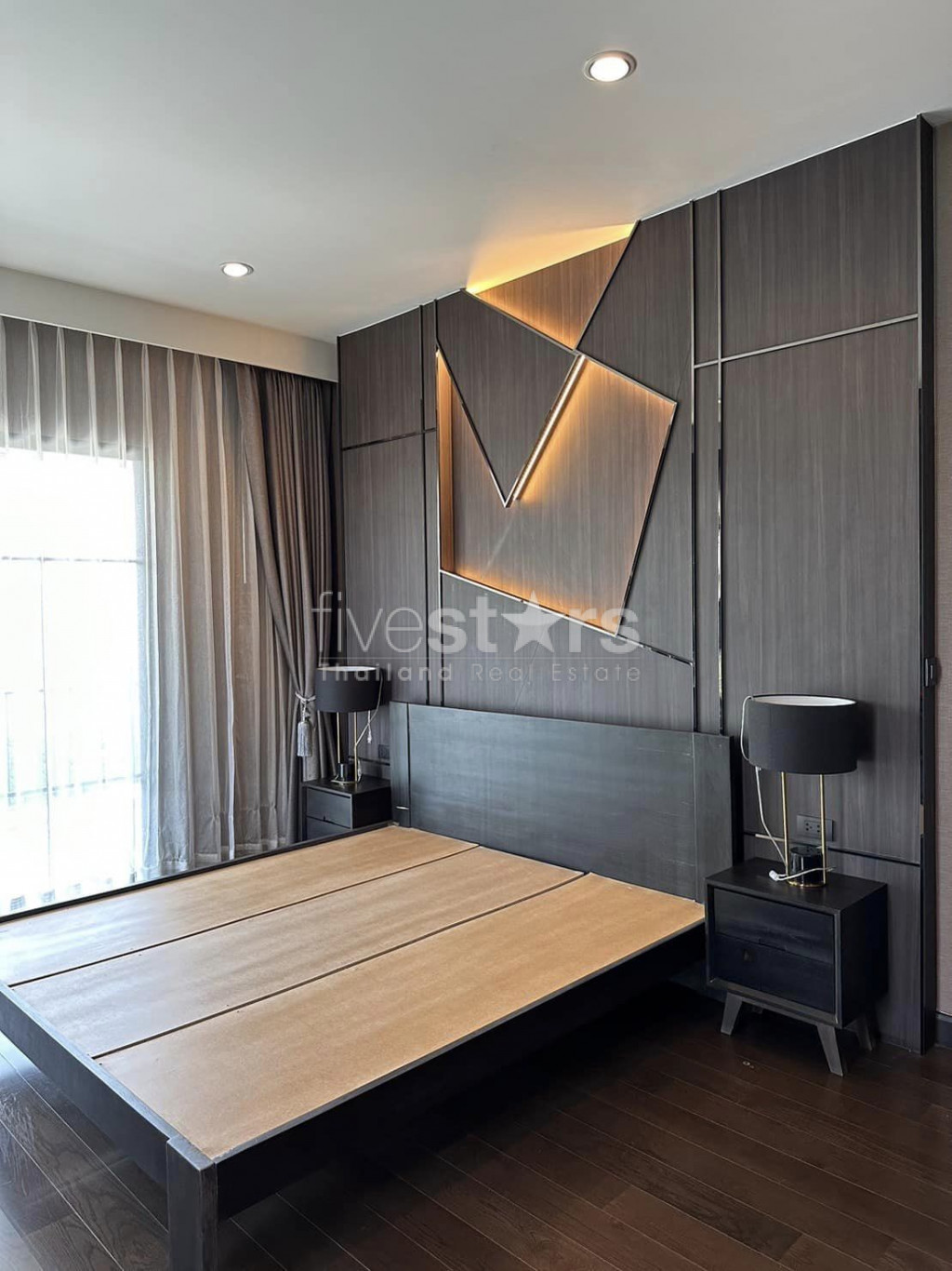 Luxury 4 - Bedrooms for sale on Pattanakarn, photo 6