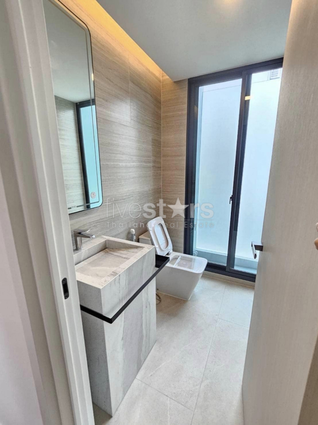 Maison individuelle moderne avec 4 chambres disponible à la location sur Krungthepkreetha-Rama 9., photo 16