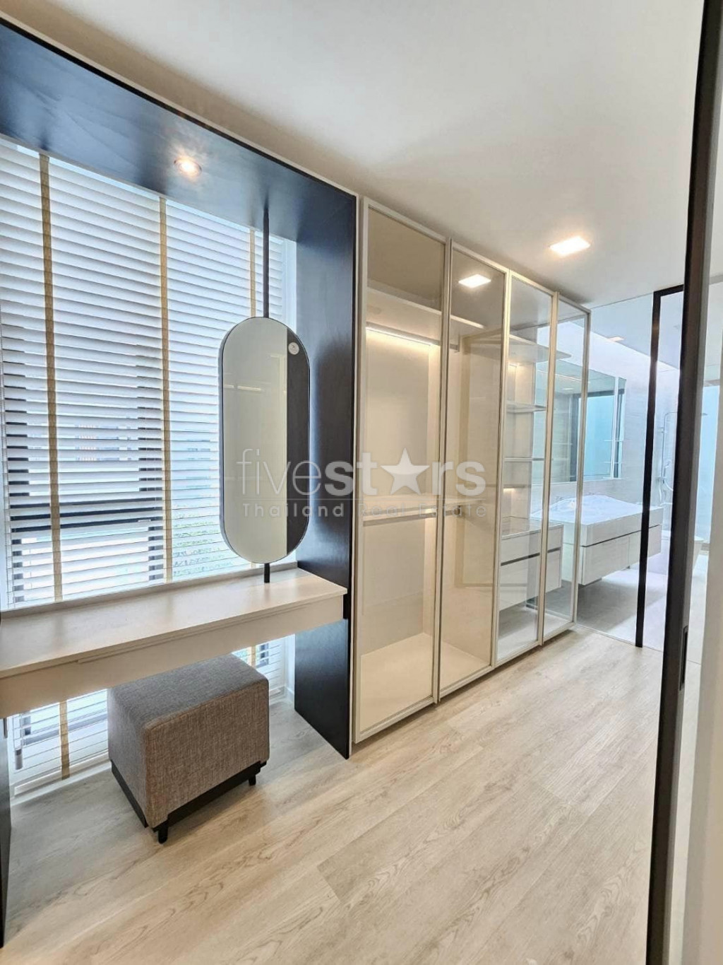 Maison individuelle moderne avec 4 chambres disponible à la location sur Krungthepkreetha-Rama 9., photo 12