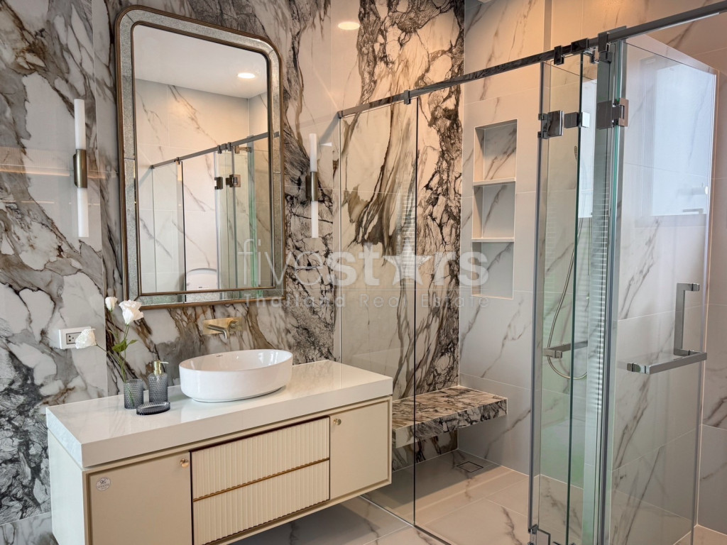 luxueuse maison individuelle de 4 chambres à louer à Srinakarin, photo 12