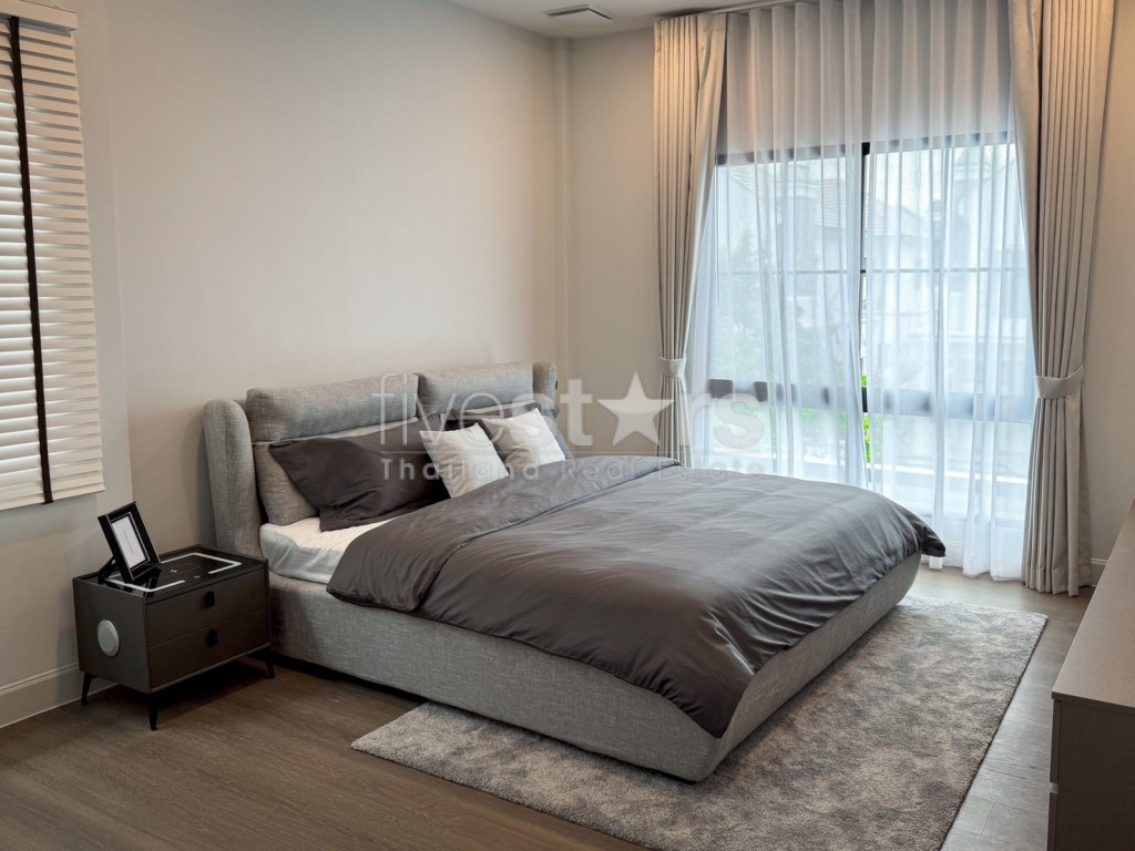 luxueuse maison individuelle de 4 chambres à louer à Srinakarin, photo 7