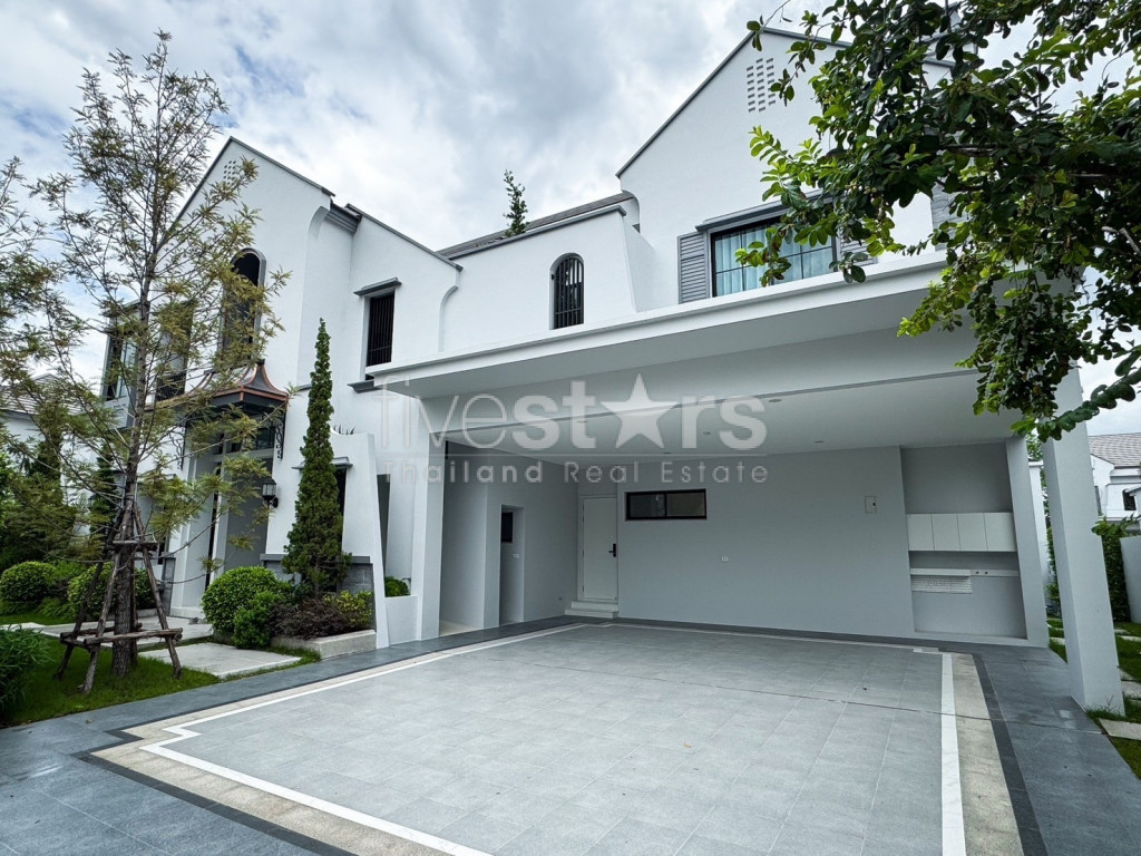 luxueuse maison individuelle de 4 chambres à louer à Srinakarin, photo 2