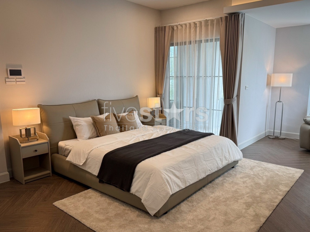 luxueuse maison individuelle de 4 chambres à louer à Srinakarin, photo 6