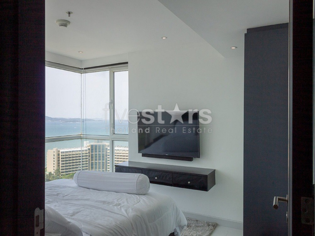 2 bedroom condo with a stunning sea view for sale in Pattaya, photo 3
