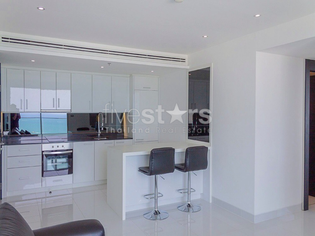 2 bedroom condo with a stunning sea view for sale in Pattaya, photo 4