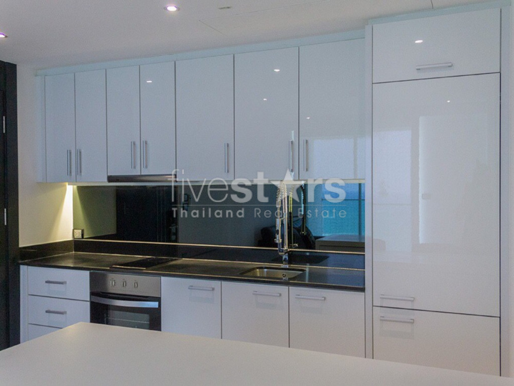 2 bedroom condo with a stunning sea view for sale in Pattaya, photo 5