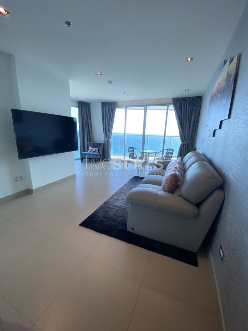 Large 1 bedroom condo for sale at Pattaya, photo 2