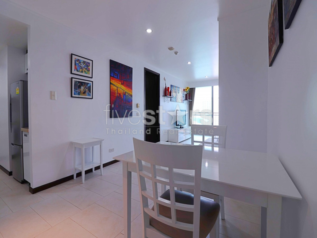 Large 1 bedroom condo with Seaview for sale in Pattaya, photo 3