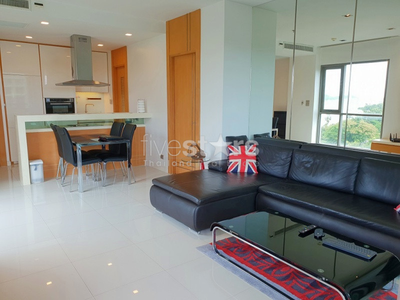1 bedroom Seaview condo for sale in Pattaya, photo 2