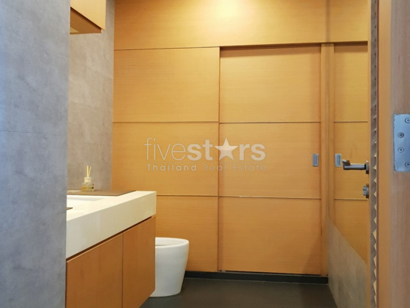 1 bedroom Seaview condo for sale in Pattaya, photo 5