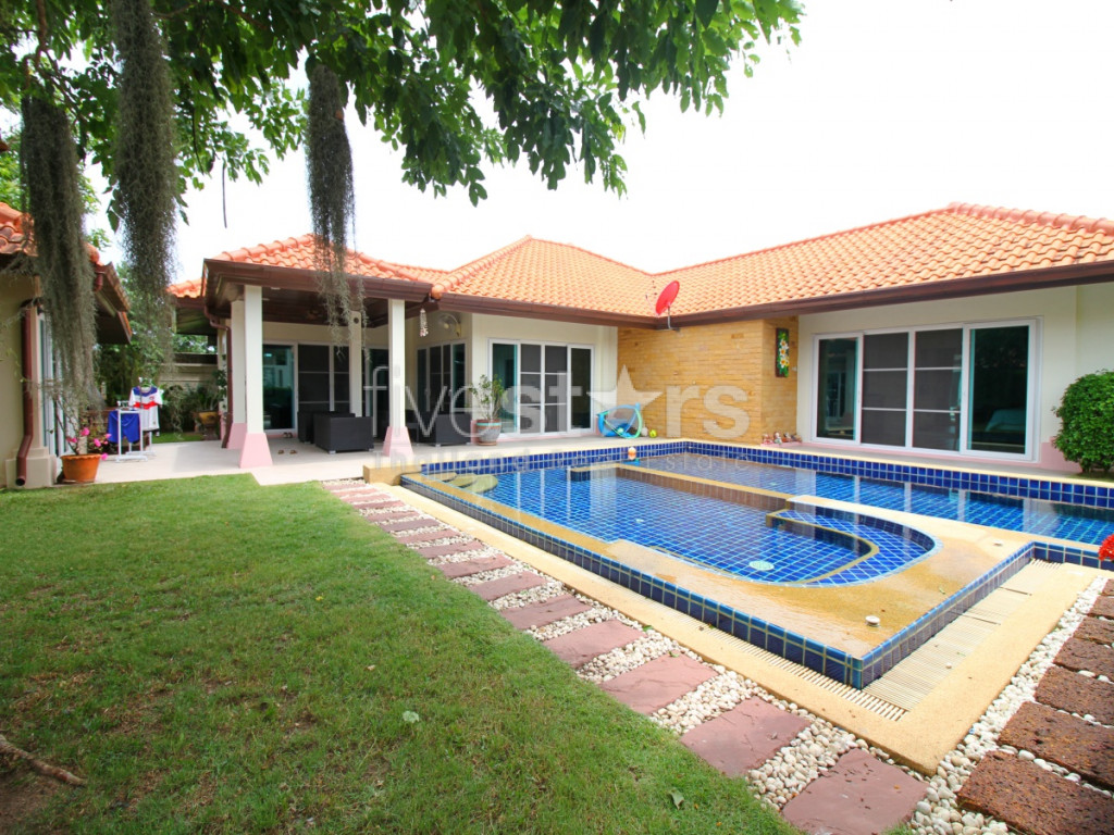 4 bedroom house for sale in Pattaya, photo 2