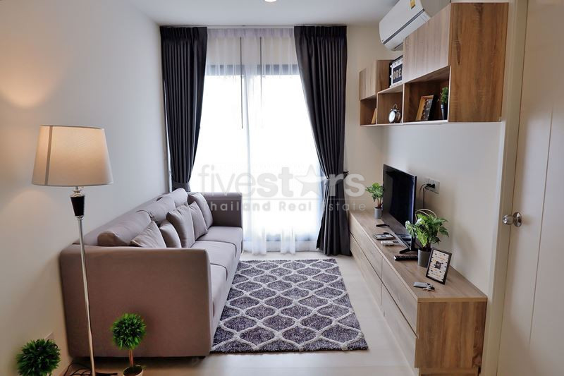 Appartement de 2 chambres à louer près du MRT Petchaburi