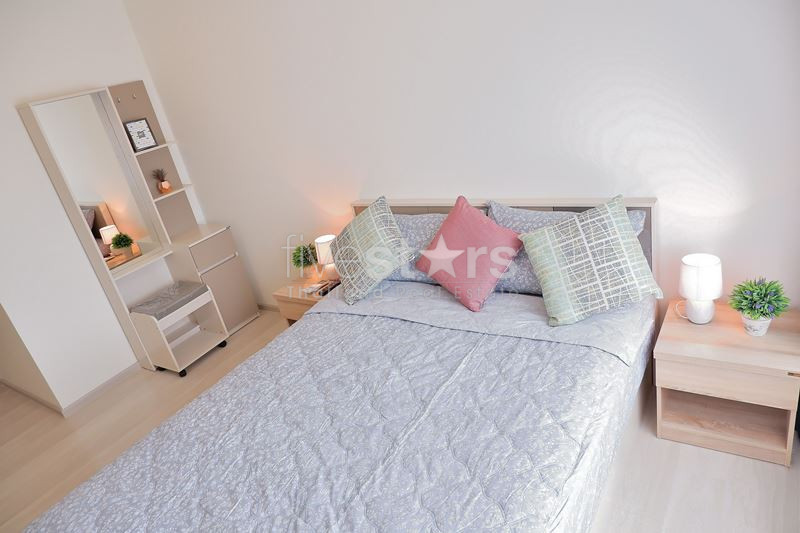 Appartement de 2 chambres à louer près du MRT Petchaburi, photo 5