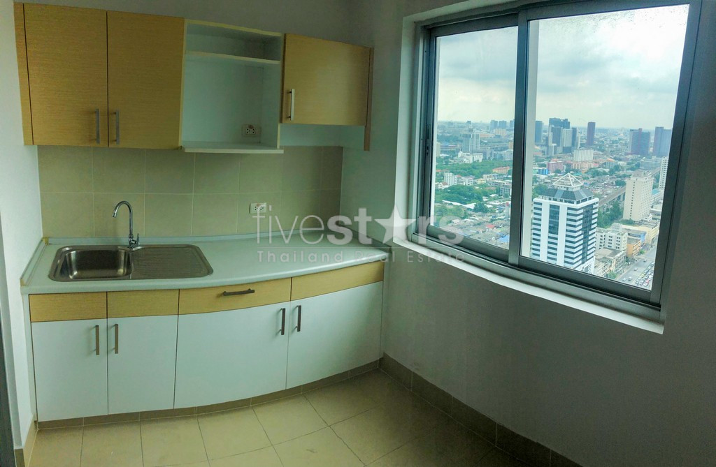 Appartement de 2 chambres haut en étage à vendre proche Ekamai, photo 6