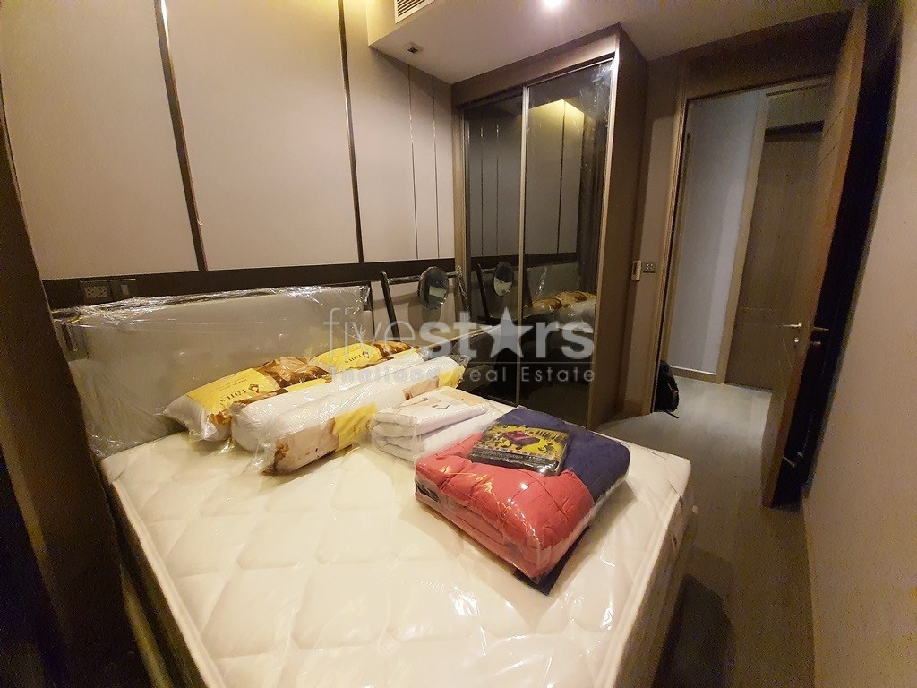 Condo spacieux de 2 chambres à louer près de la station de MRT Phetchaburi, photo 6