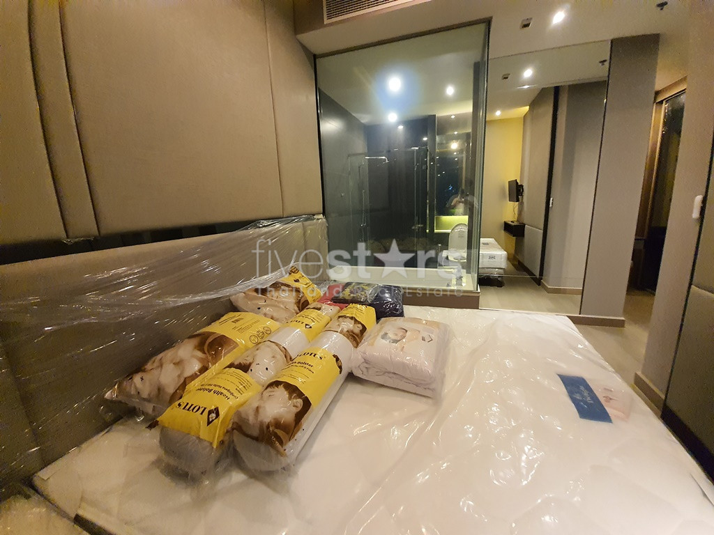 Condo spacieux de 2 chambres à louer près de la station de MRT Phetchaburi, photo 5