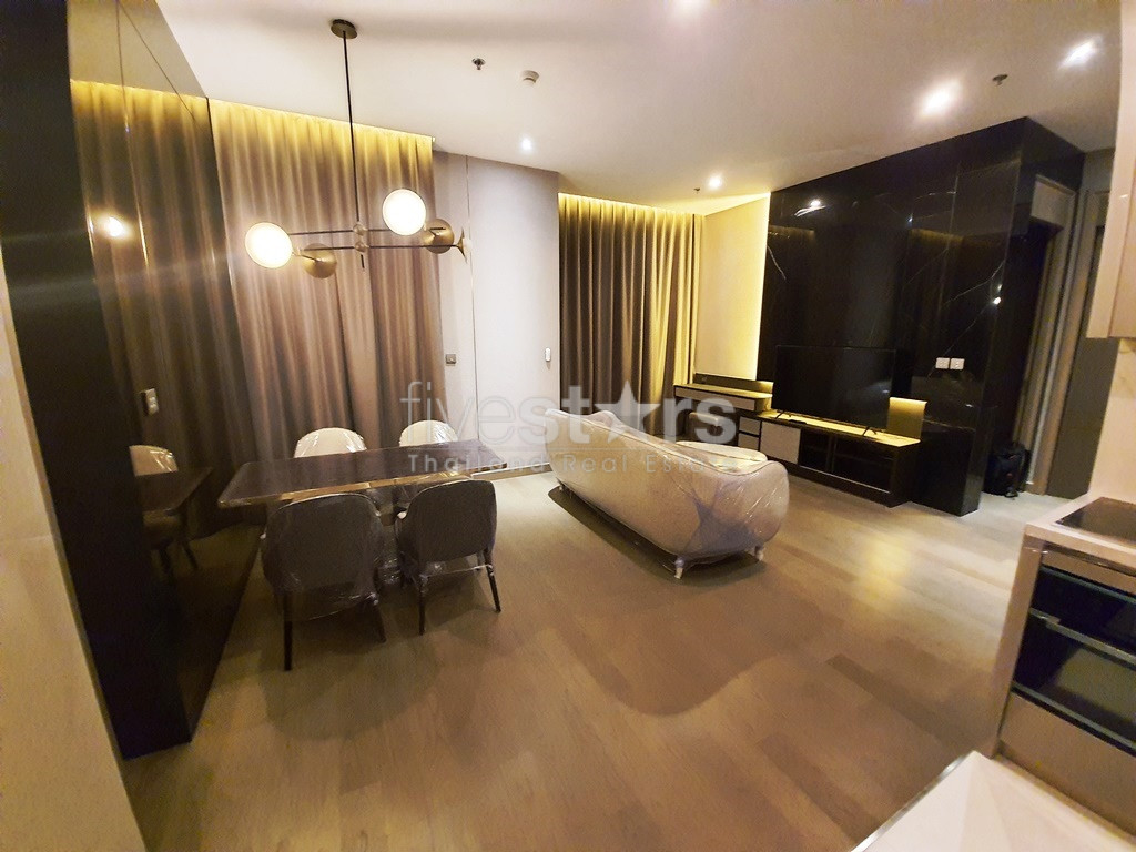Condo spacieux de 2 chambres à louer près de la station de MRT Phetchaburi, photo 2