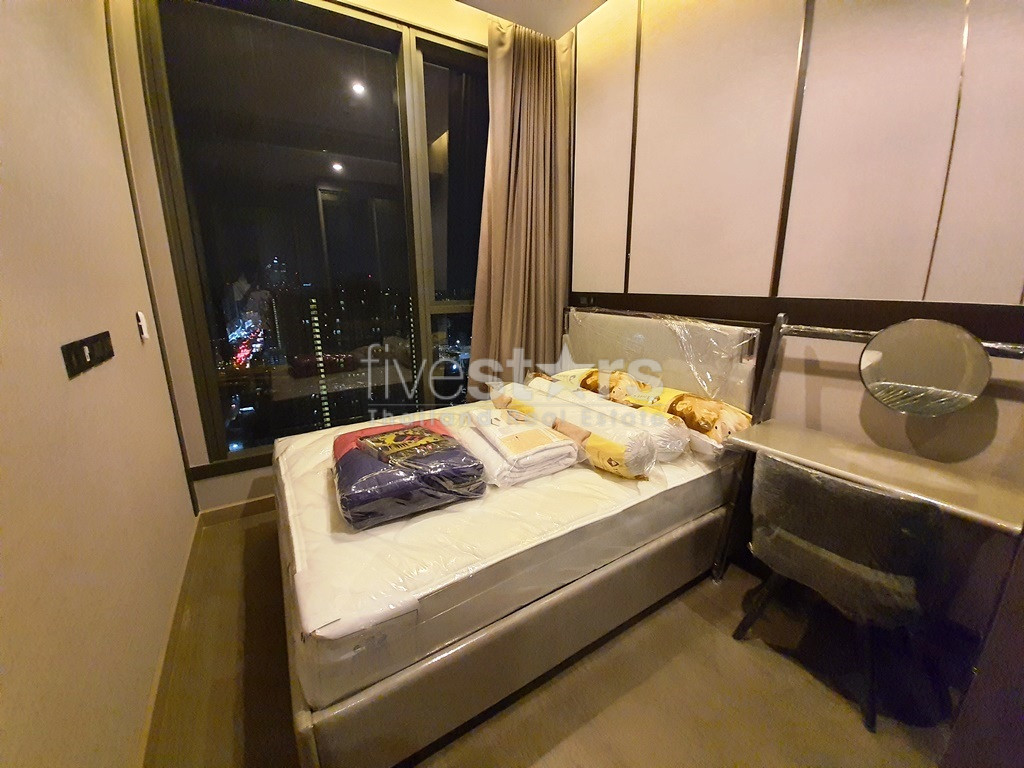 Condo spacieux de 2 chambres à louer près de la station de MRT Phetchaburi, photo 4