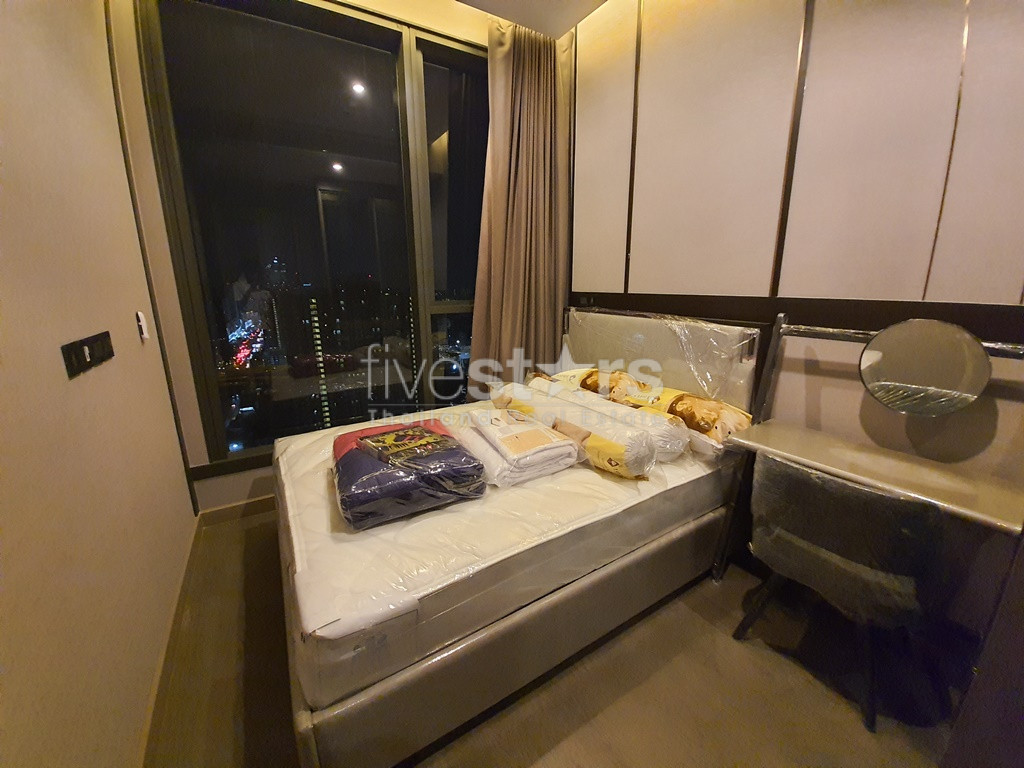 Condo spacieux de 2 chambres à louer près de la station de MRT Phetchaburi, photo 7