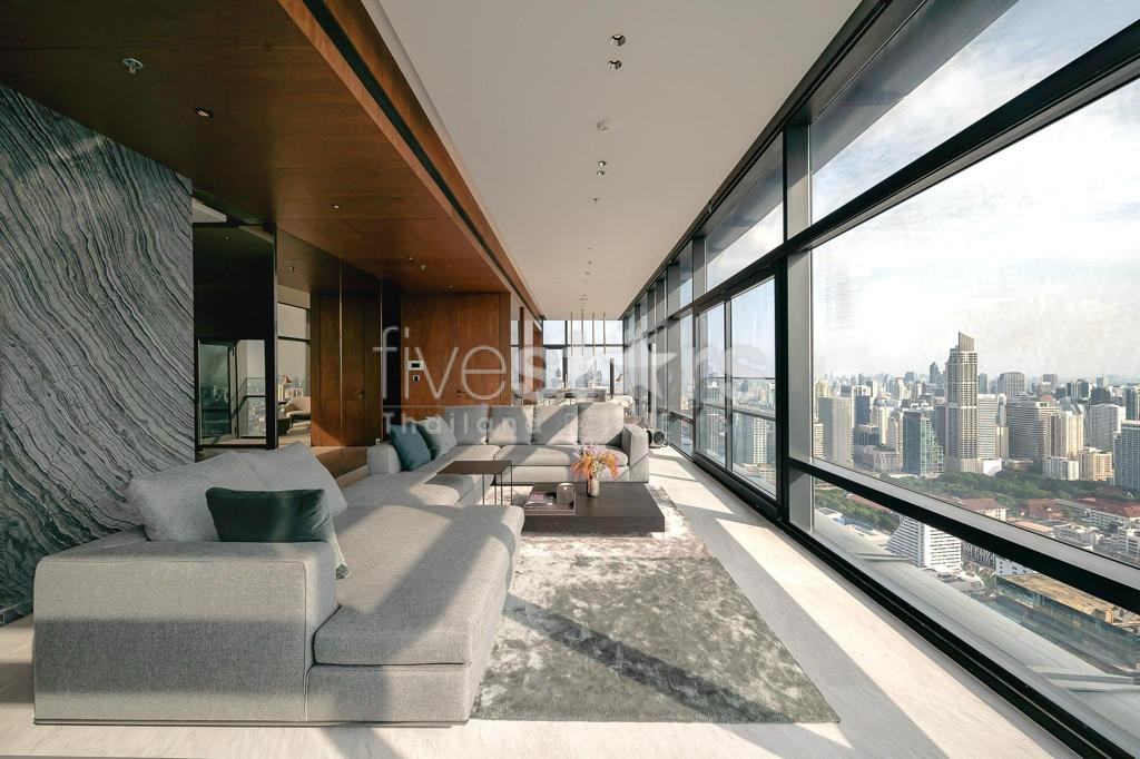 Condo 1 chambre en étage élevé à vendre sur Nana à Phetchaburi