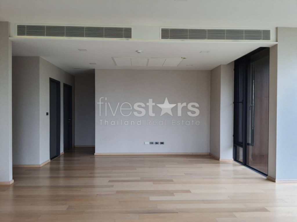 Condo de faible hauteur de 2 chambres à vendre situé à Soi Soonvijai, photo 6