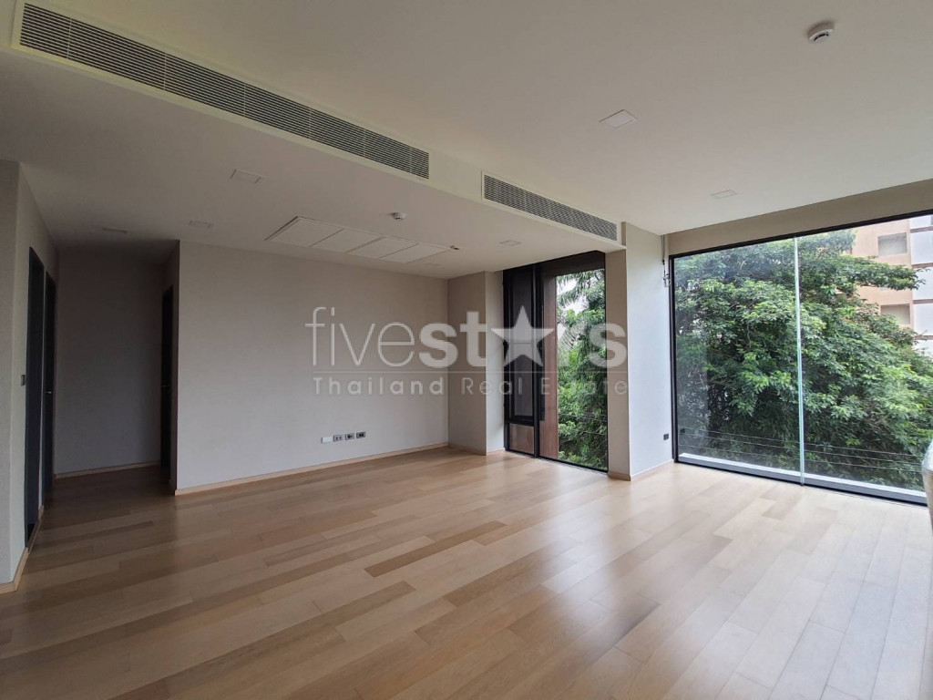 Condo de faible hauteur de 2 chambres à vendre situé à Soi Soonvijai, photo 2