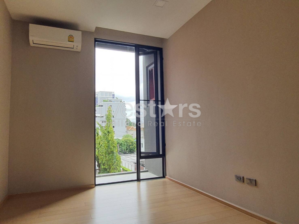Condo de faible hauteur de 2 chambres à vendre situé à Soi Soonvijai, photo 10