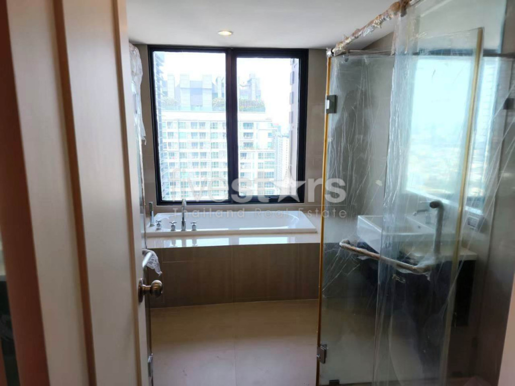 Condo duplex de 4 chambres au dernier étage à louer à proximité de la station MRT Phetchaburi, photo 9
