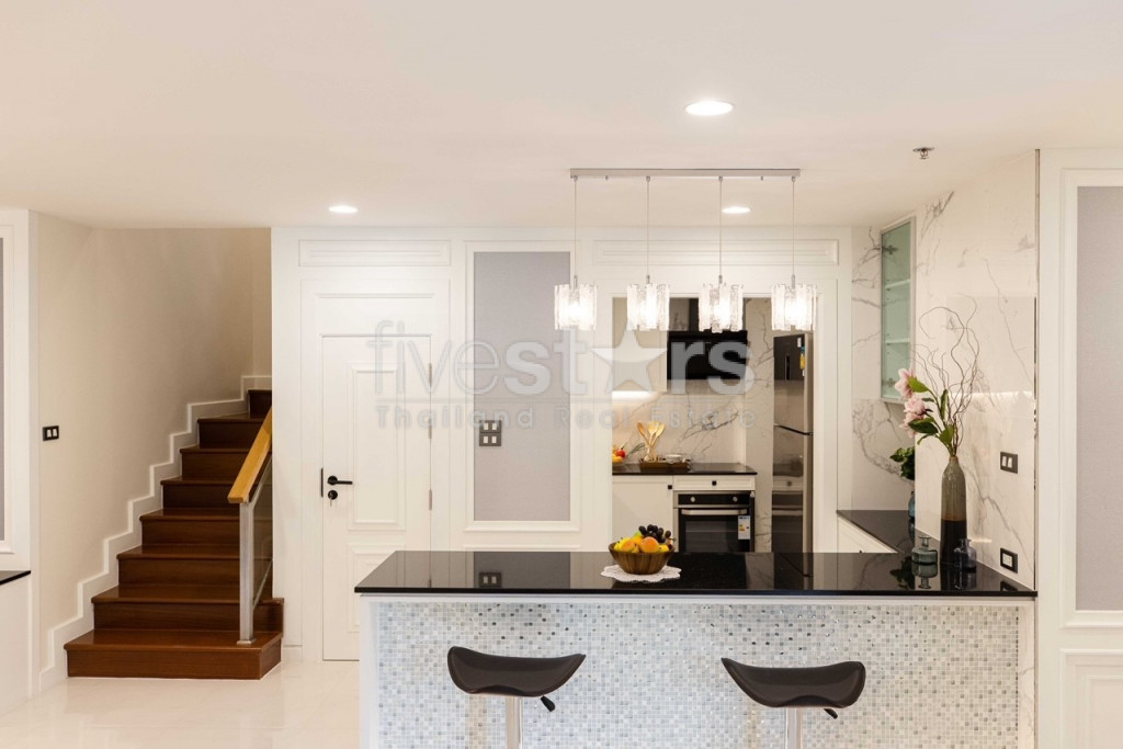 Duplex de 3 chambres spacieux à vendre proche MRT Rama 9, photo 6