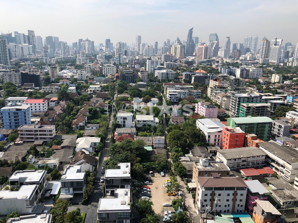 Appartement d'angle 3 chambres quartier Petchaburi-Thonglor
