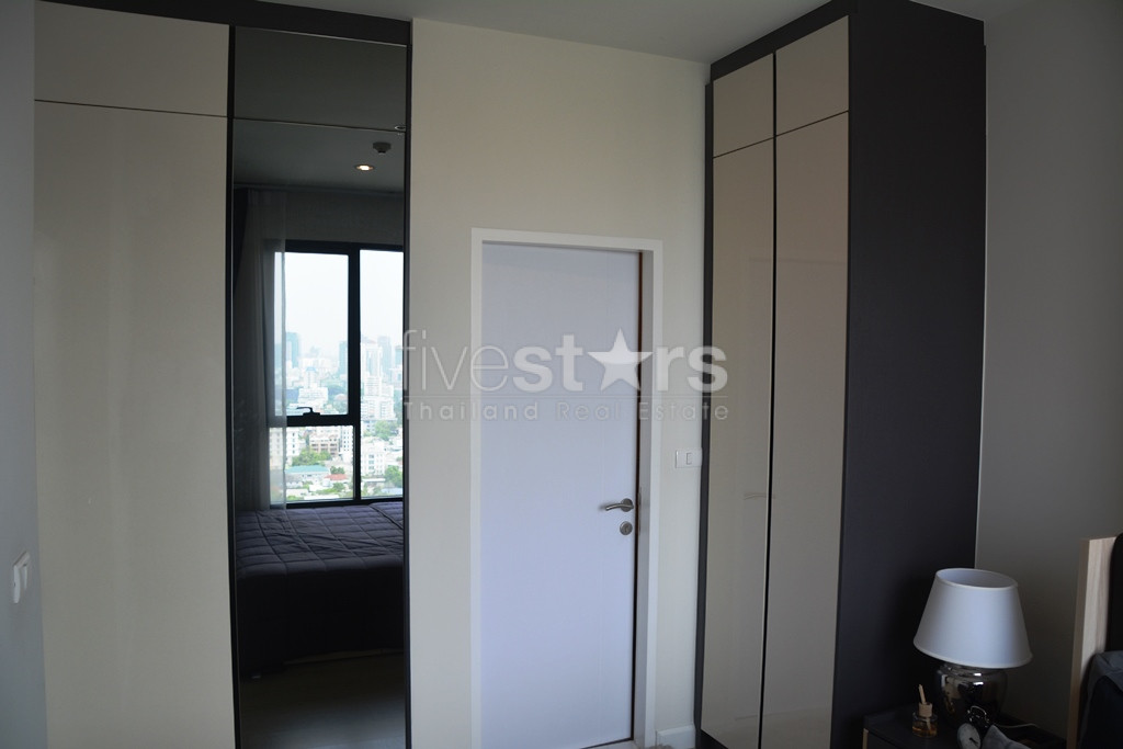 Appartement 1 chambre haut en étage quartier Petchaburi, photo 12