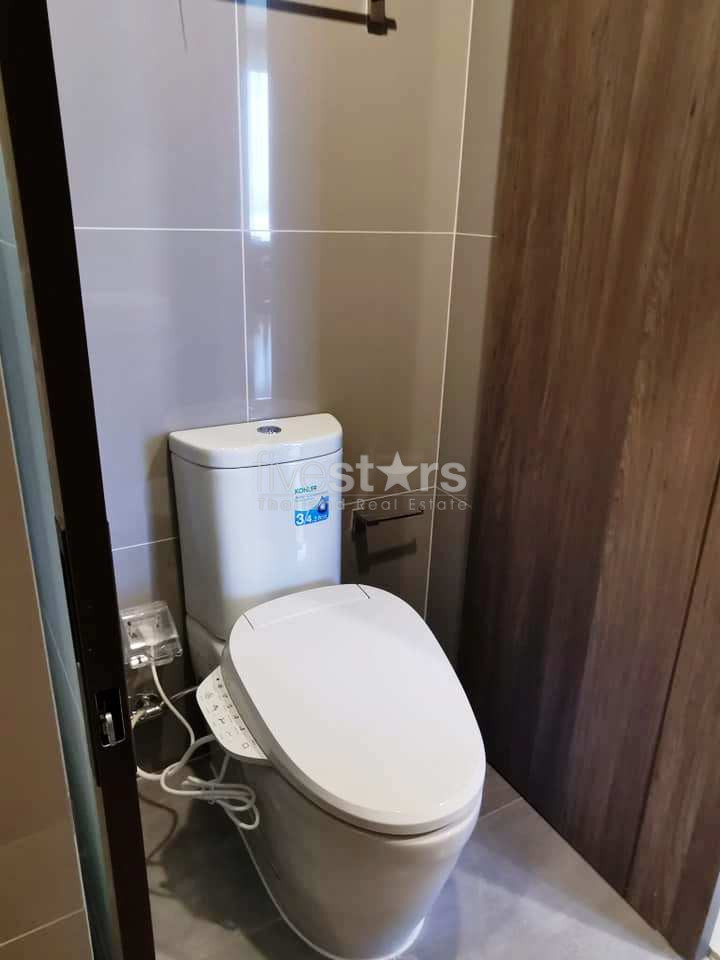 Modern 2 bedrooms condo for rent near MRT Petchaburi, photo 9