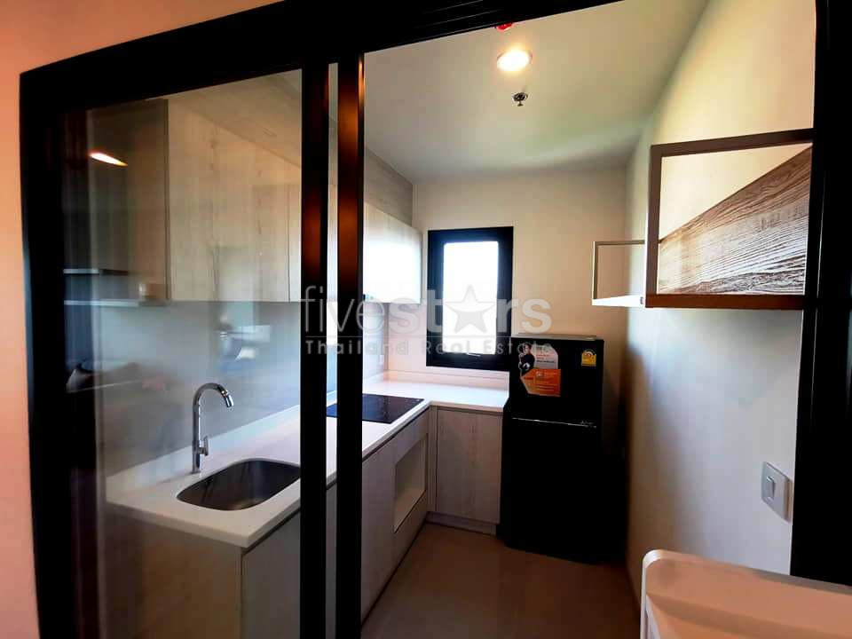 Appartement moderne de 2 chambres à louer près du MRT Petchaburi, photo 4