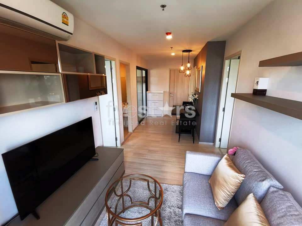 Appartement moderne de 2 chambres à louer près du MRT Petchaburi, photo 2