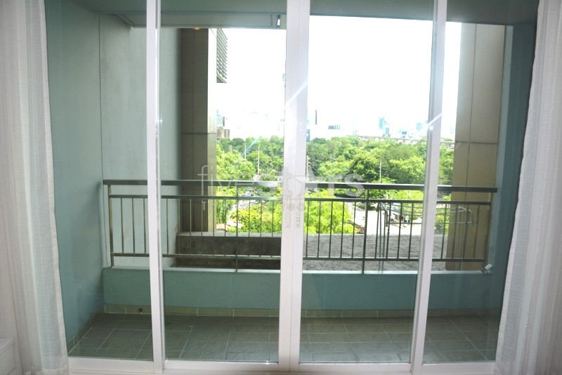 Spacious 1-bedroom condo in Petchaburi-Nana area, photo 10