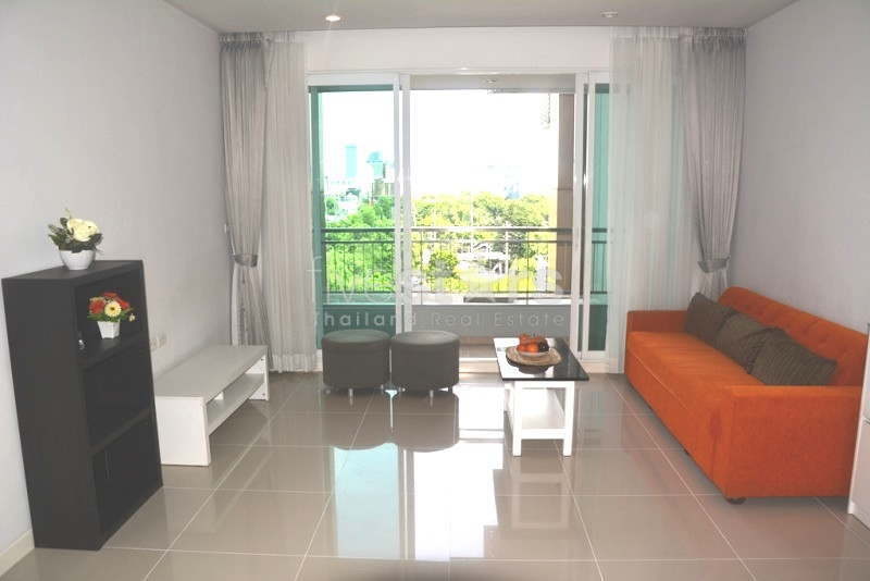 Spacious 1-bedroom condo in Petchaburi-Nana area