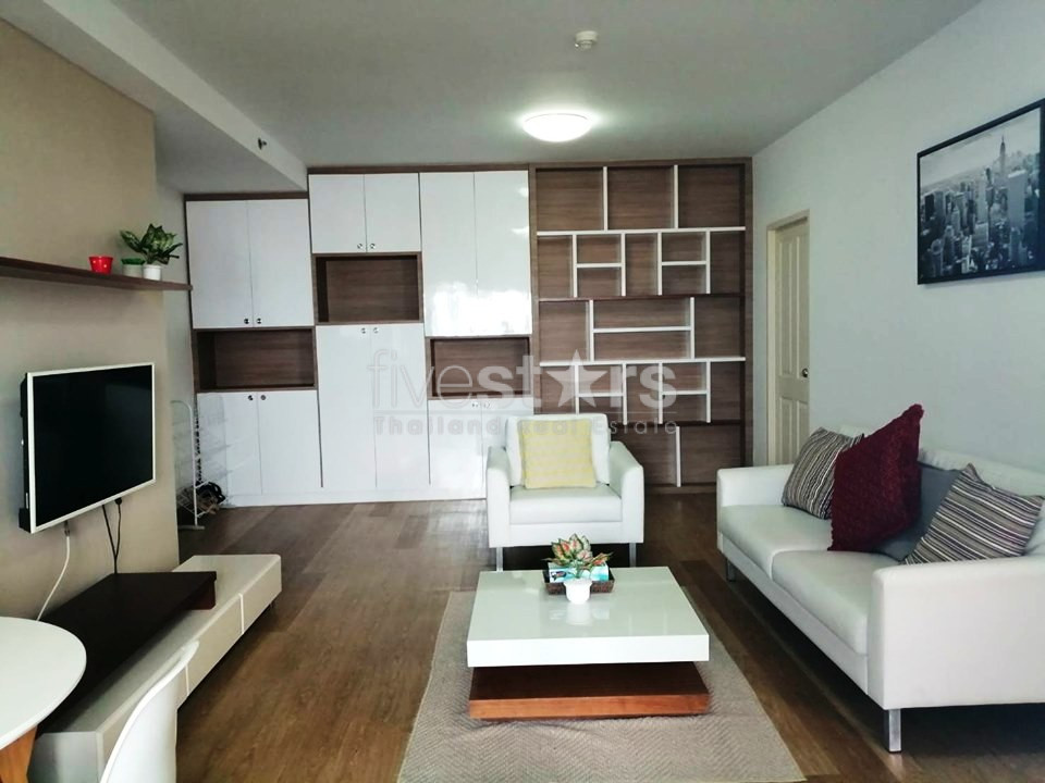 Appartement de 2 chambres à louer sur la rue Petchaburi