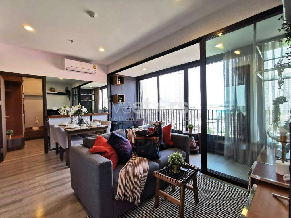 Appartement de 2 chambres à louer près du MRT Petchaburi