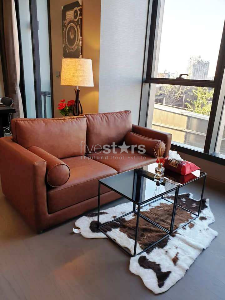 Brand new 1 bedroom condo for rent near MRT Petchburi