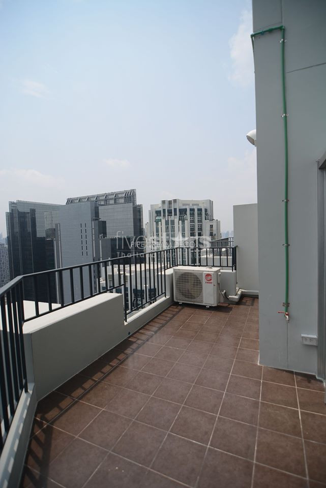 Unique 2 bedrooms condo for rent near MRT Phraram 9, photo 14