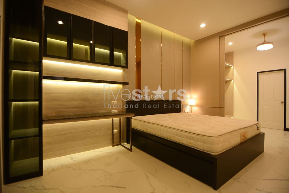 Unique 2 bedrooms condo for rent near MRT Phraram 9, photo 10