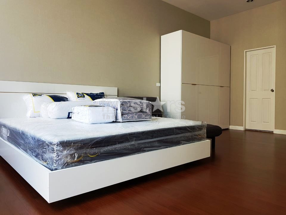 Penthouse 3 bedrooms condo for rent near MRT Phraram9, photo 6